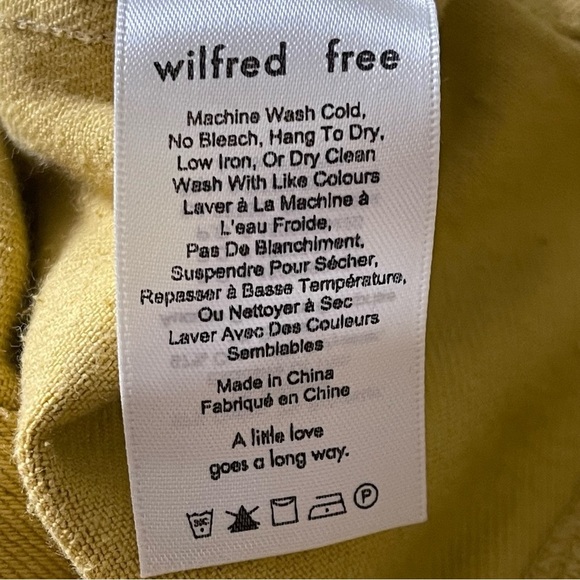 Aritzia wilfred free jumper worn on Josie on Riverdale size 4 button front - Picture 8 of 12